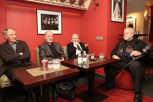 Fotografų draugystei netrukdė kritika dėl nuogų panelių medyje