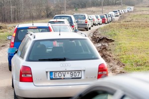 Perspėjimai vairuotojams: kur gresia didžiausios spūstys