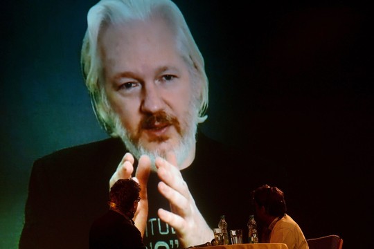 „Login 2016“ žvaigždė – „Wikileaks“ įkūrėjas J. Assange'as