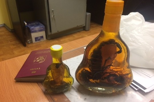 Muitininkai sulaikė gyvačių užpiltines iš Tailando