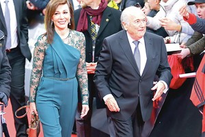 Iš FIFA spiriamą S.Blatterį palaiko už dukrą jaunesnė mylimoji