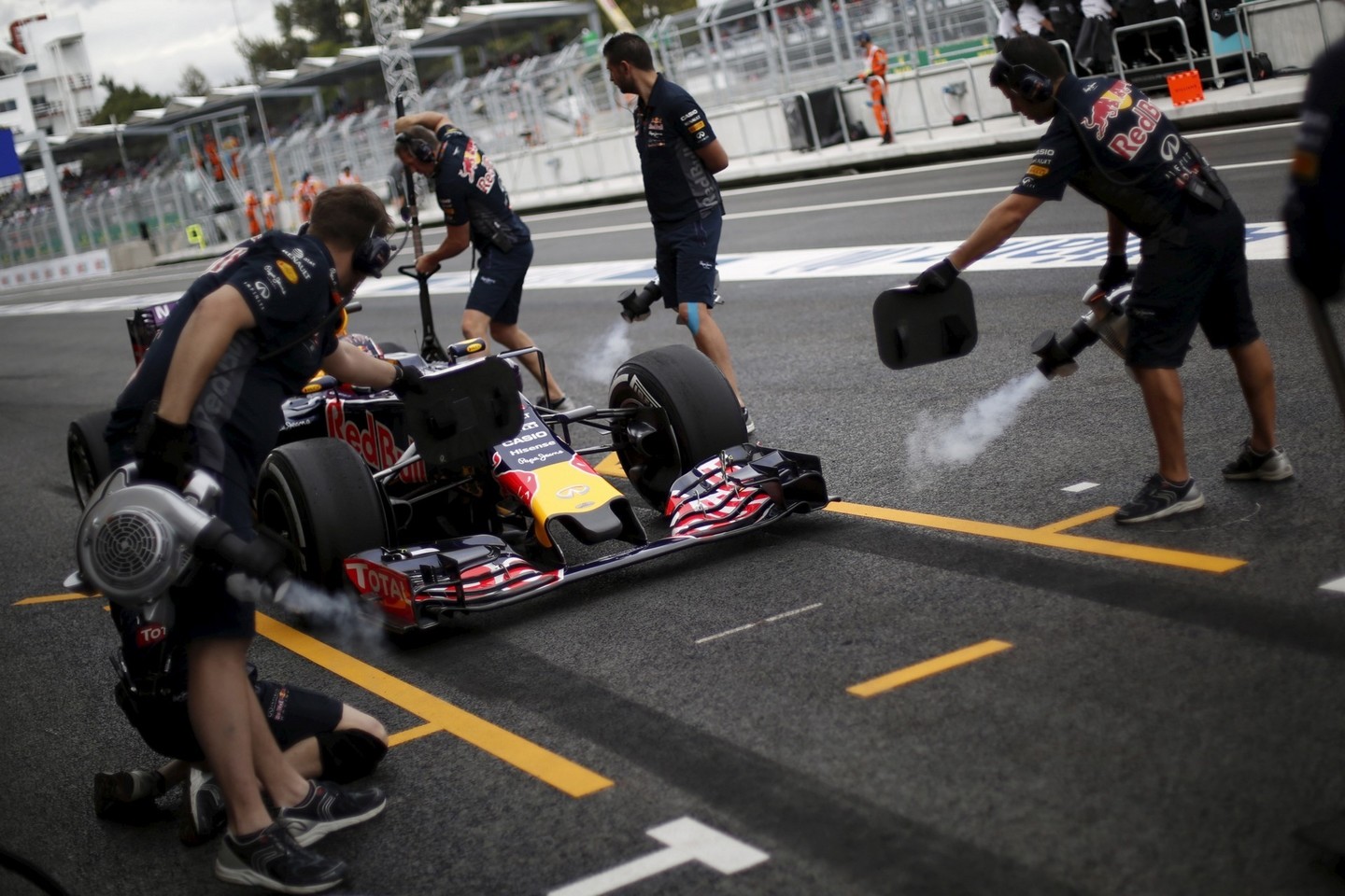 „Red Bull“ komandos serviso zona.<br>Scanpix nuotr.