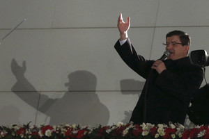 Turkijos prezidento partijos triumfas sutinkamas dvejopai