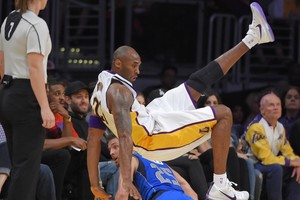 NBA: tragiški K. Bryanto metimai ir „Spurs“ senukų rekordas