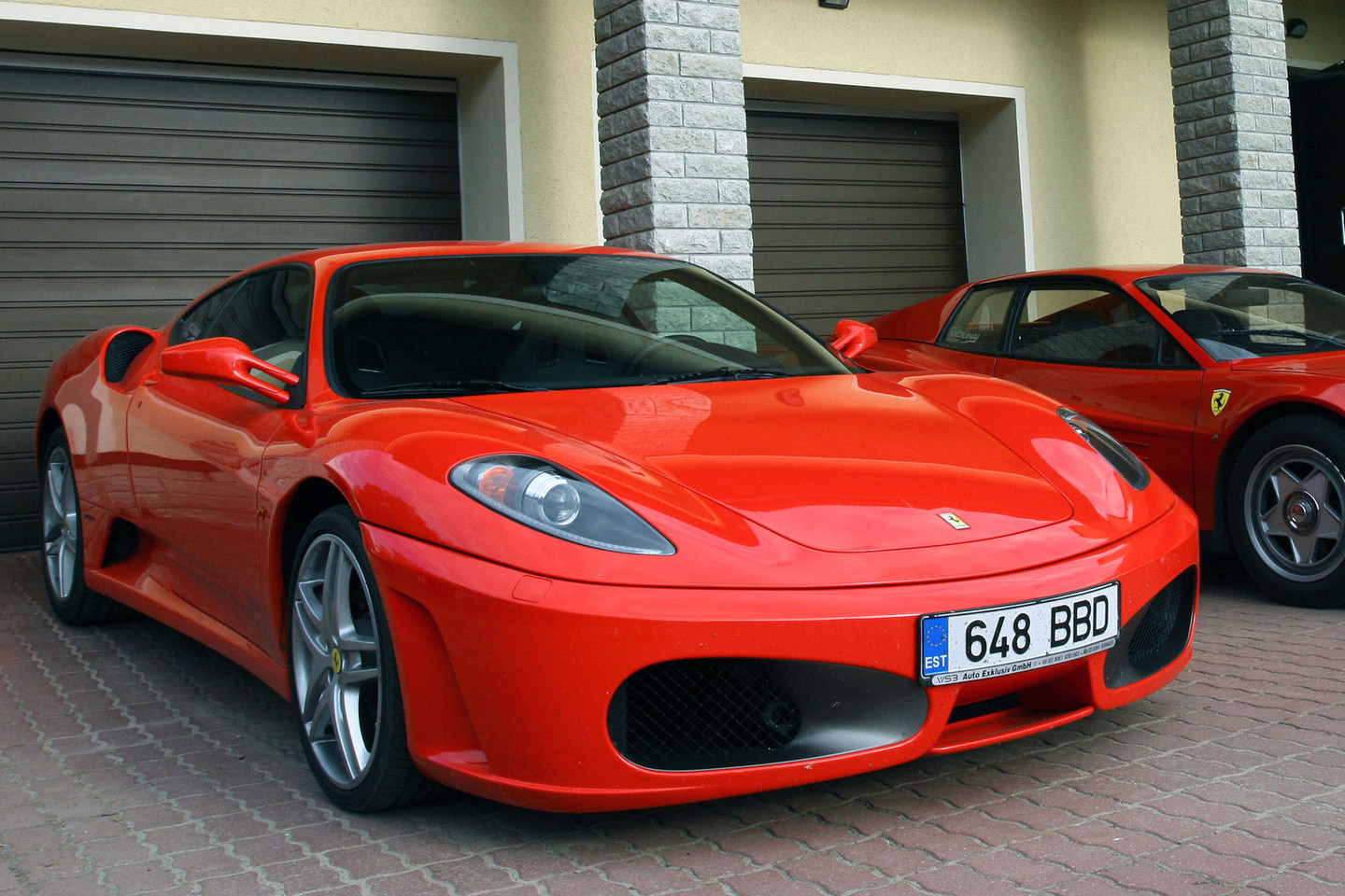 V.Matijošaitis šiuo „Ferrari“ išbandė Kauno Panemunės tilto lygumą ir sukėlė kalbų audrą.<br>M.Patašiaus nuotr.