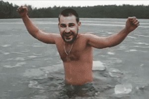 Internetas šėlsta: J. Valančiūnas laužo ežero eketę ir repuoja