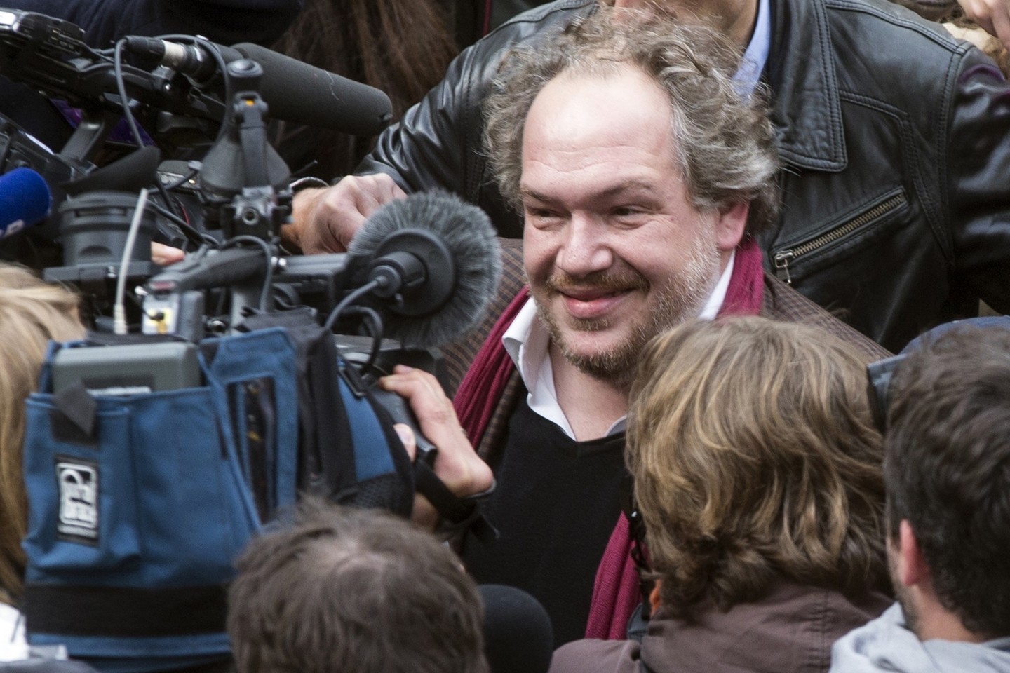 Barselonoje gyvenantis rašytojas M.Enard'as sukūrė poetišką pagiriamąjį žodį ilgai Rytų ir Vakarų kultūros ryšių istorijai savo knygoje „Kompasas“, už kurią jam šiemet skirta Goncourt'ų premija.