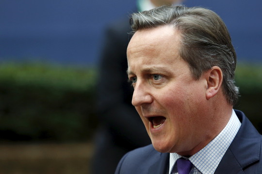 Ekstremizmu kaltinami asmenys negalės dirbti su britų vaikais