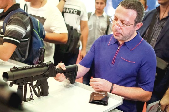 Įtakingiausiems Ukrainos oligarchams – neramus metas