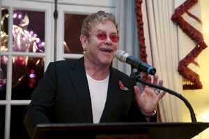 Eltonas Johnas nerimsta: planuoja susitikimą su Vladimiru Putinu