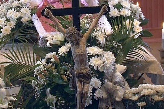 Kražiai atsisveikina su brutalaus žudiko aukomis