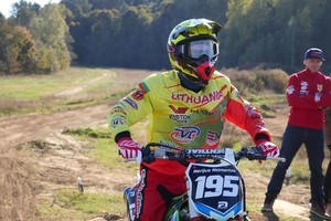 Mindaugas Papinigis nugriuvo nuo krosinio motociklo