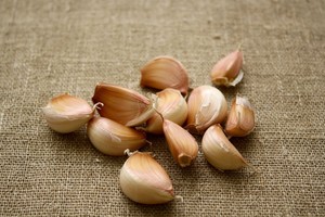 9 česnako panaudojimo būdai, apie kuriuos galbūt nežinojote