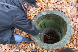 Kaune dingusios moters artimieji tapo sekliais