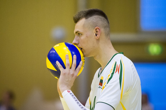 Vilniaus tinklininkų dvikovos su estais – skirtingos