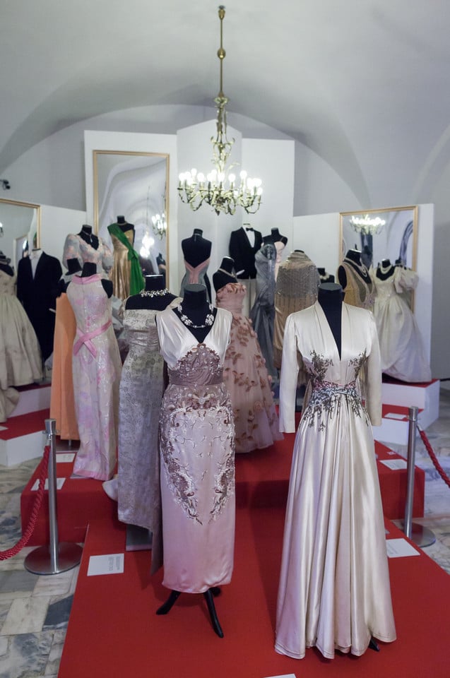 Suknelės iš mados istoriko A.Vasiljevo kolekcijos.<br>M.Ambrazo (ELTA) nuotr.