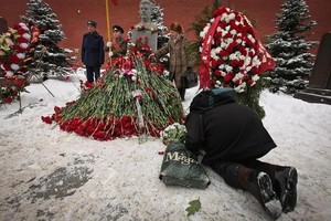 Nekropolis prie Kremliaus sienos: politinio nekrokulto apraiška