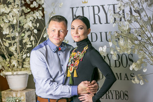 Žinomi žmonės Kaune susibūrė į papuošalų pristatymo fotosesiją