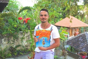 Leonardas Pobedonoscevas iš Balio siunčia dovaną vaikams