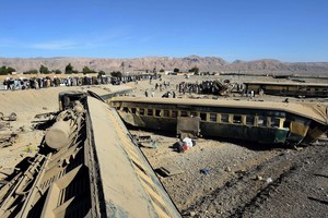 Pakistane per traukinio avariją žuvo 11 žmonių, 100 sužeistų