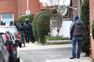 Paryžiuje – įtartinas automobilis, Vokietijoje – areštai