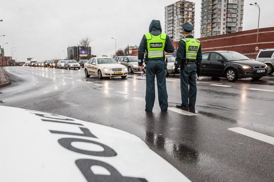 Paaiškėjo, kiek naudos davė pareigūnų reidai prie A juostų
