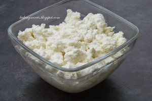 Kaip pasigaminti naminę varškę? Prireiks vos kelių minučių