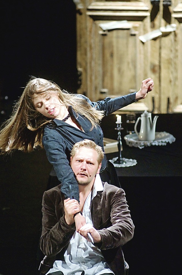 Spektaklio „Idiotas“ scenoje Elžbieta vaidino su gyvenimo draugu S.Trepuliu.<br>Nuotr. iš asmeninio albumo