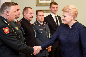 Po gėdingų įvykių sušauktos tarnybos: atsisakoma „Kalašnikovų“