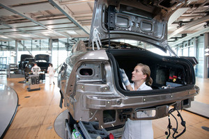 „Volkswagen“ atideda prabangaus elektrinio limuzino debiutą