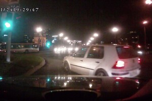 Kelių ereliui baltas „Golf“ tinka ne blogiau už juodą BMW