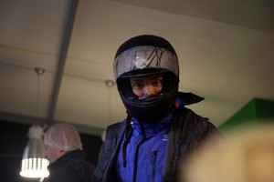 Žurnalistai prie apledėjusių kelių pratinosi kartodrome