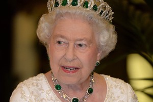 Elžbieta II vizitą Maltoje baigė pasiplaukiojimu laivu