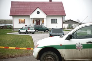 Meilės trikampį suvarpė dviejų pistoletų šūviai