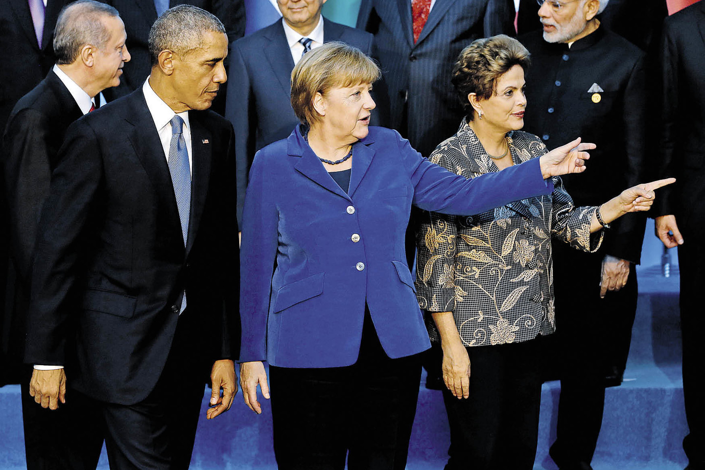 A.Merkel nešioja to paties modelio švarkus su trimis sagomis, bet skirtingų spalvų.