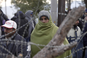 Sprendimas sumažinti išmokas migrantams artins juos prie skurdo
