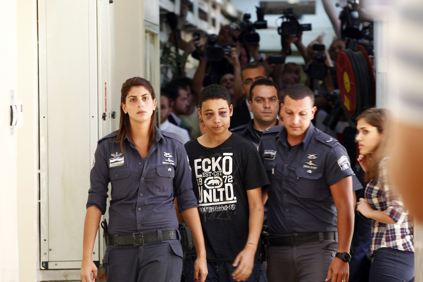 Jeruzalės teismas pirmadienį pripažino du nepilnamečius izraeliečius 2014 metais pagrobus ir sudeginus gyvą vieną palestinietį paauglį, kurio nužudymas padidino įtampą prieš pernai Gazos Ruože vykusį karą.