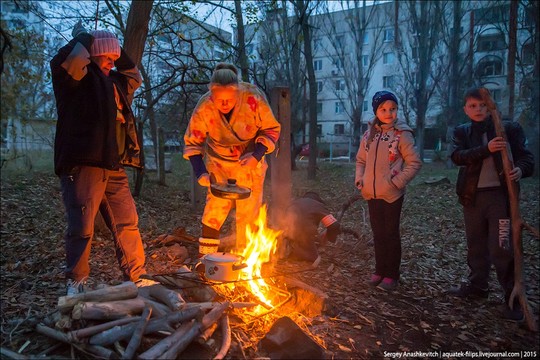 Tamsoje paskendęs Krymas nori šviesos