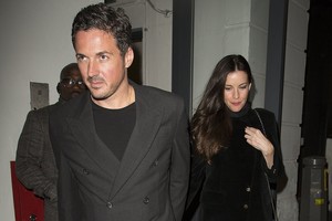 Aktorė Liv Tyler ištekės už Davido Beckhamo bičiulio