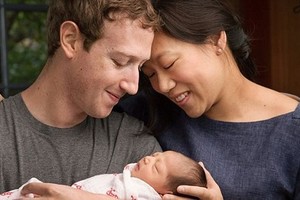 Po skaudžios patirties Markas Zuckerbergas pagaliau tapo tėvu