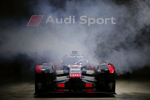 „Audi“ parodė aukščiausių technologijų sportinį automobilį