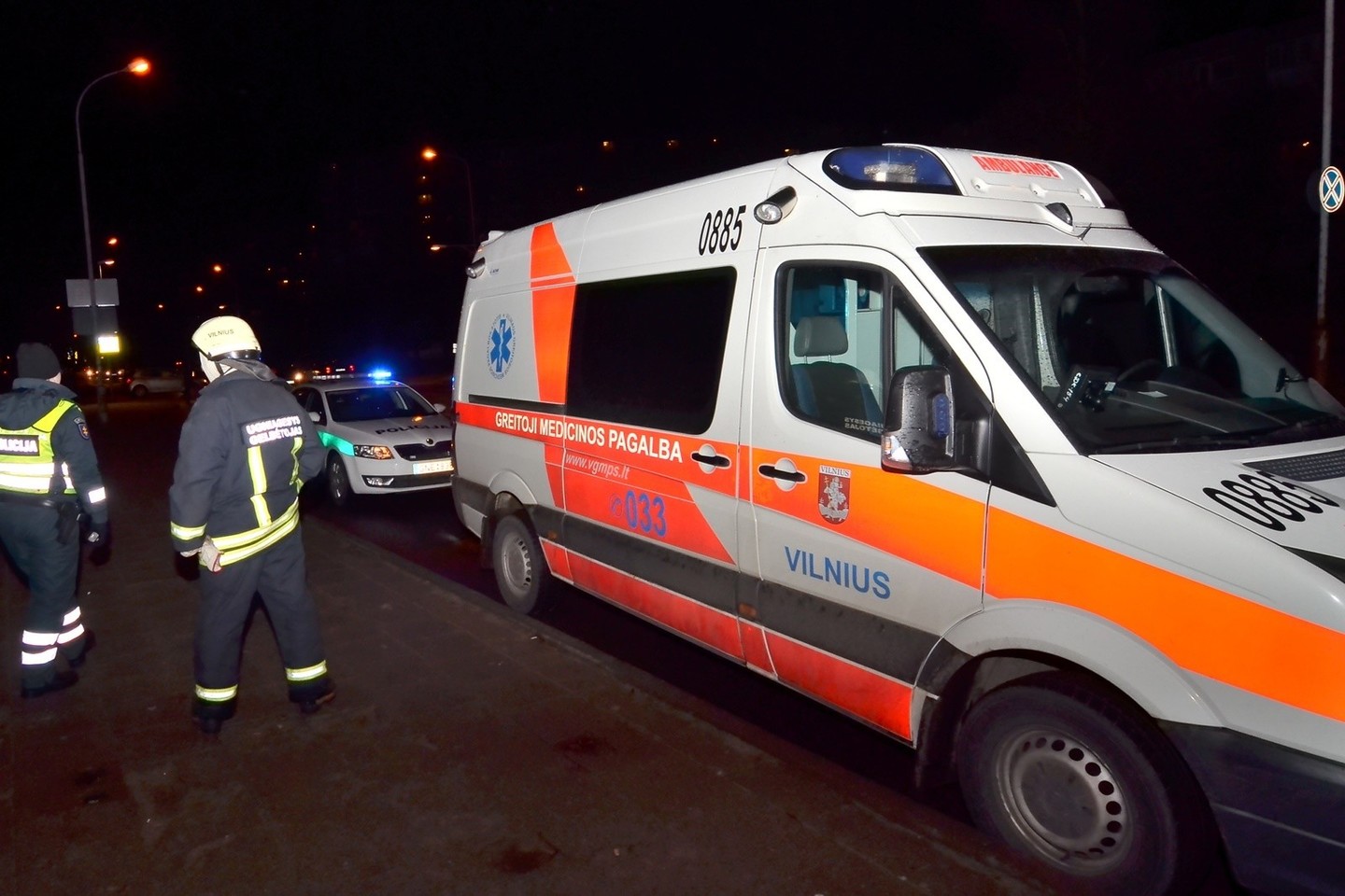 Laimingai pasibaigusi drama Vilniuje: vyras iš 14 aukšto nešoko.