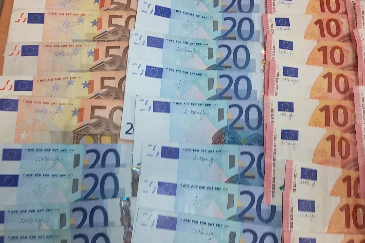 Čigonų tabore įkliuvo prekyba narkotikais įtariami sutuoktiniai.