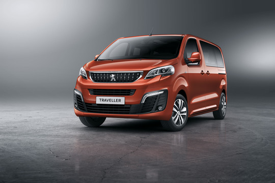 „Peugeot“ pristatė naujos kartos mikroautobusą „Traveller“