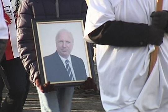 Per vicemero laidotuves žmonės meldė jam atleidimo