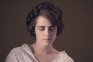 Magiškame K. Lagerfeldo filme K. Stewart virto pačia Coco Chanel