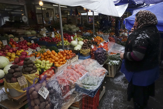 Embargo kaina: kokių turkiškų vaisių ir daržovių pristigs rusai?