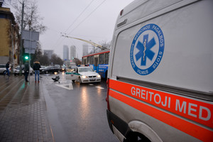 Vilniuje partrenkta per pėsčiųjų perėją ėjusi moteris
