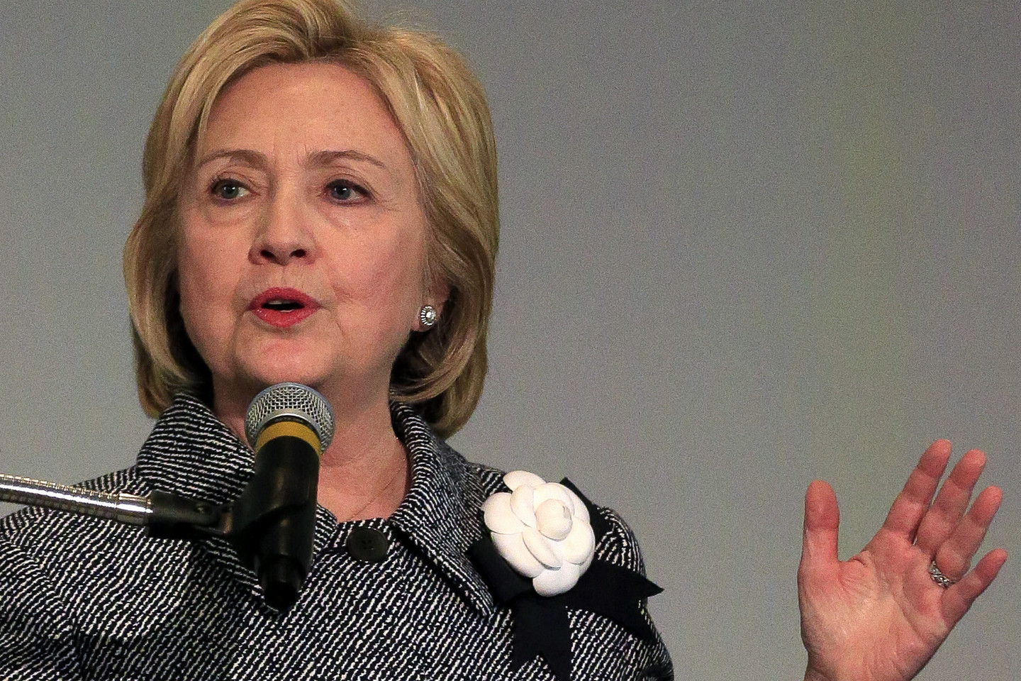 H.Clinton laiškuose klausė patarėjų, kada rodomi jos pamėgti TV serialai.