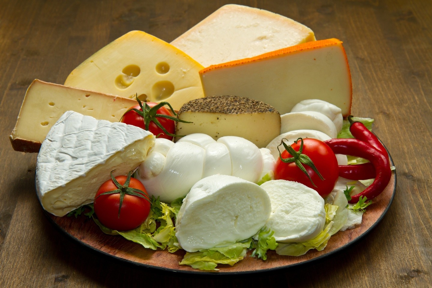 Iš daugybės skirtingo dydžio, formos, spalvų ir kvapo sūrių gali būti nelengva išsirinkti.<br>123rf nuotr.